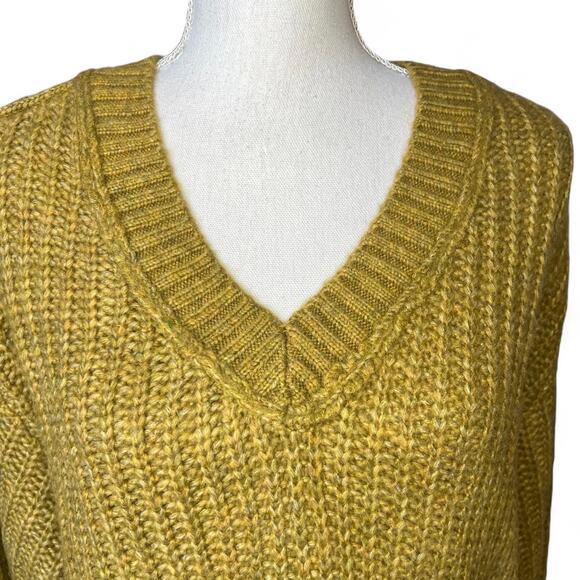 a.n.a green V Neck Long Sleeve Pullover Sweater NEW with tag fall cozy - Picture 3 of 11